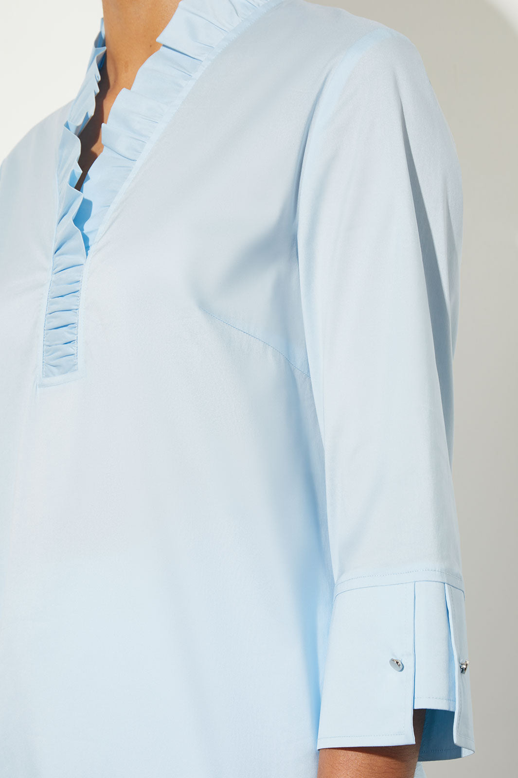 雑誌で紹介された HYEON 新品 Blouse Swan シャツ/ブラウス(七分/長袖